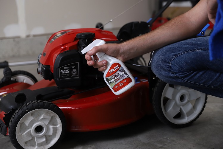 22501 In Use Bottle Posing Mower min