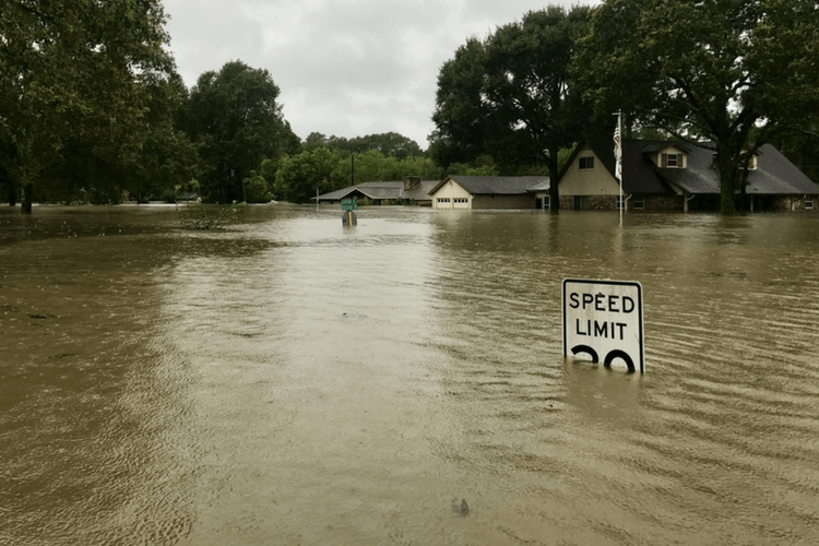 Don’t wait until the last minute! Prepare for hurricanes well in advance.