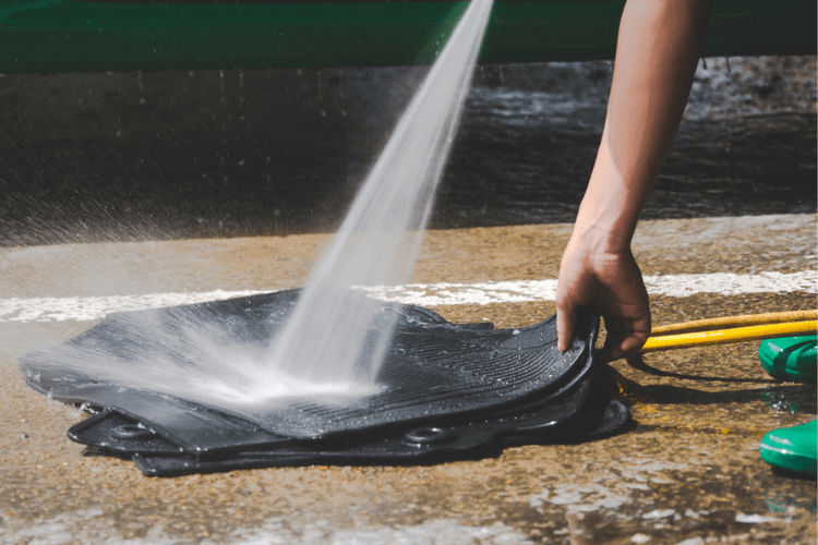 The best way to clean rubber car mats! 