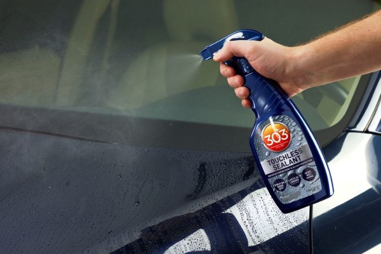 303 Touchless Sealant is a silica-based sealant with all the advantages noted above. It features innovative water-activated hydrophobic technology.