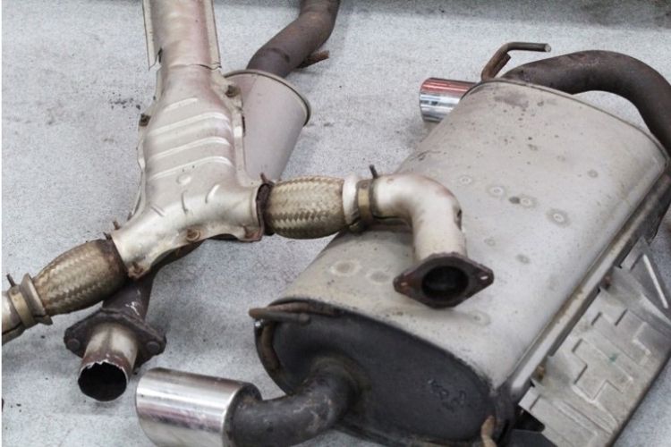 nissan 350z exhaust min