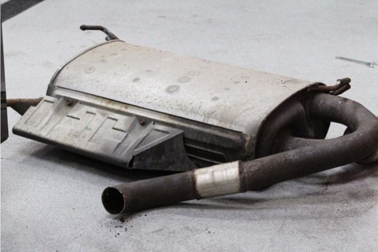 nissan 350z muffler min