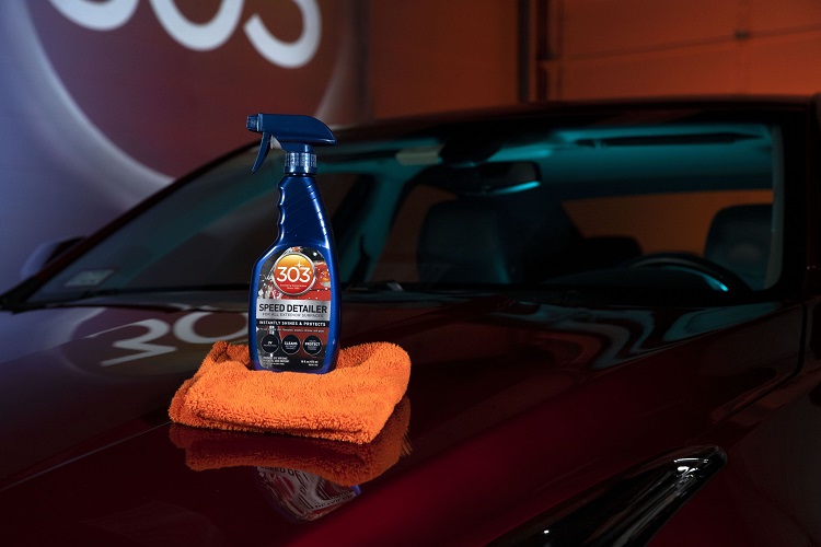 speed detailer bottle on car landscape min