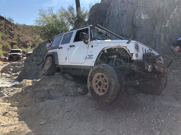 Rikki JEEP Rock Climbing min