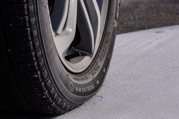 Low Tire Pressure Lifestyle Tire Track With Snow min
