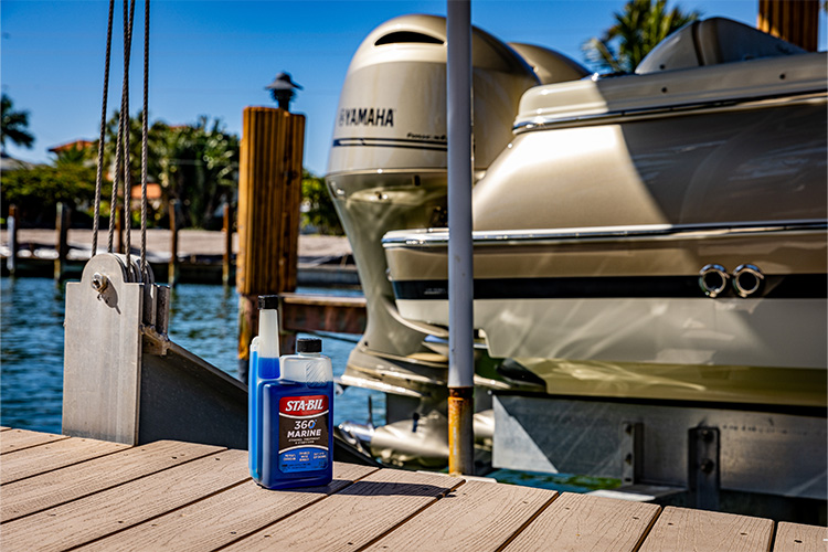 22240 Lifestyle Gold Chris Craft Outboards Dock 3750x500