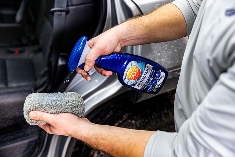 30382 In Use Applying Door Rubber Seals 5 750x500