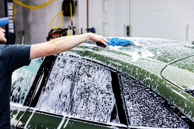 30277 In Use Hand Wash Mitt Green Audi Q5 5