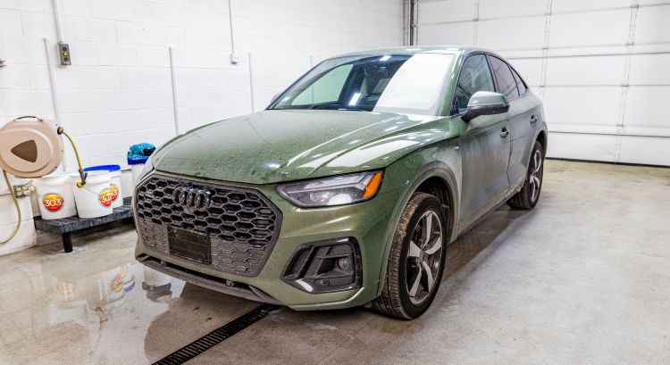 BEFORE Green Audi Q5 Salt Covered 14