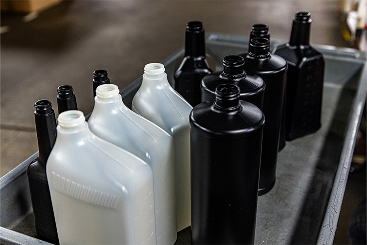 bottle-assortment-blow-molding-table_plant_pb-5